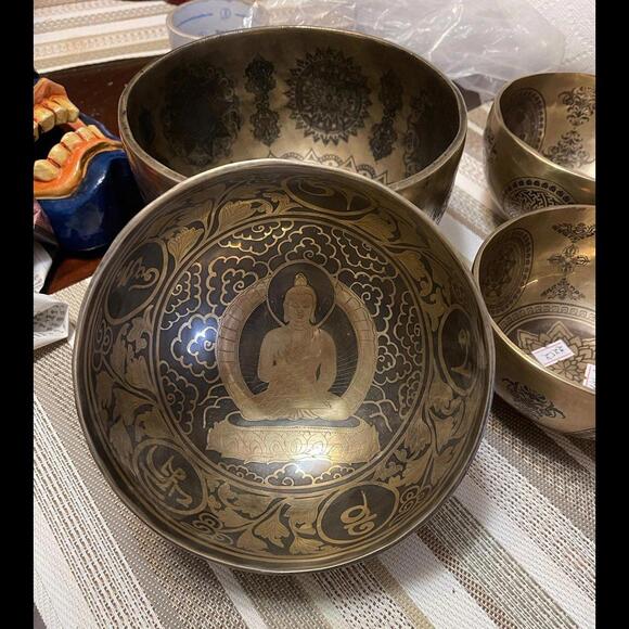 Handmade singing bowl ( free stick and kushan ) - Picture 2 of 10